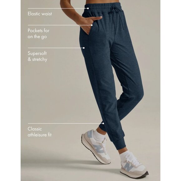 BEYOND YOGA Commuter Space Dye Midi Joggers in Nocturnal Navy Size Small - Picture 1 of 7